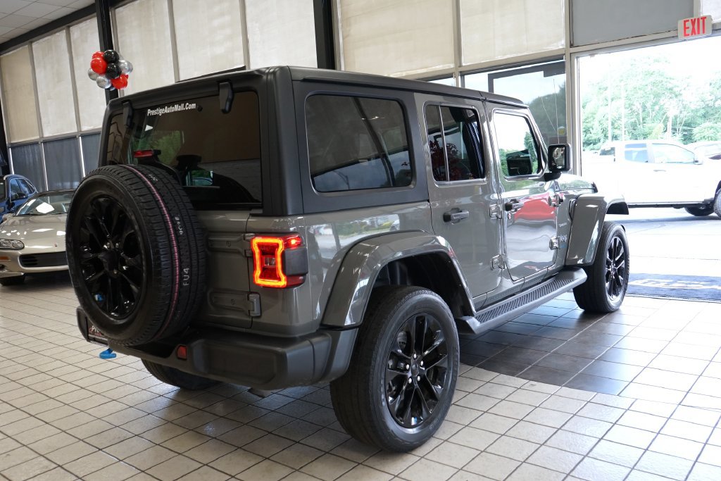 Used 2023 Jeep Wrangler Unlimited Sahara w/ Cold Weather Group AWD/4WD image 18