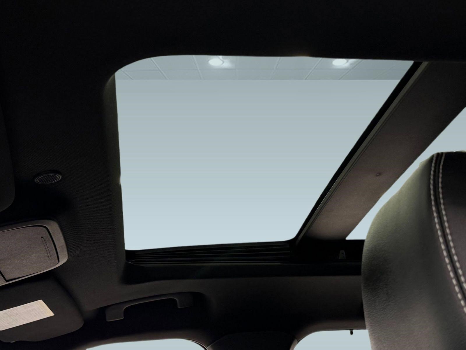 Used 2023 Ford Explorer ST w/ Equipment Group 401A image 12