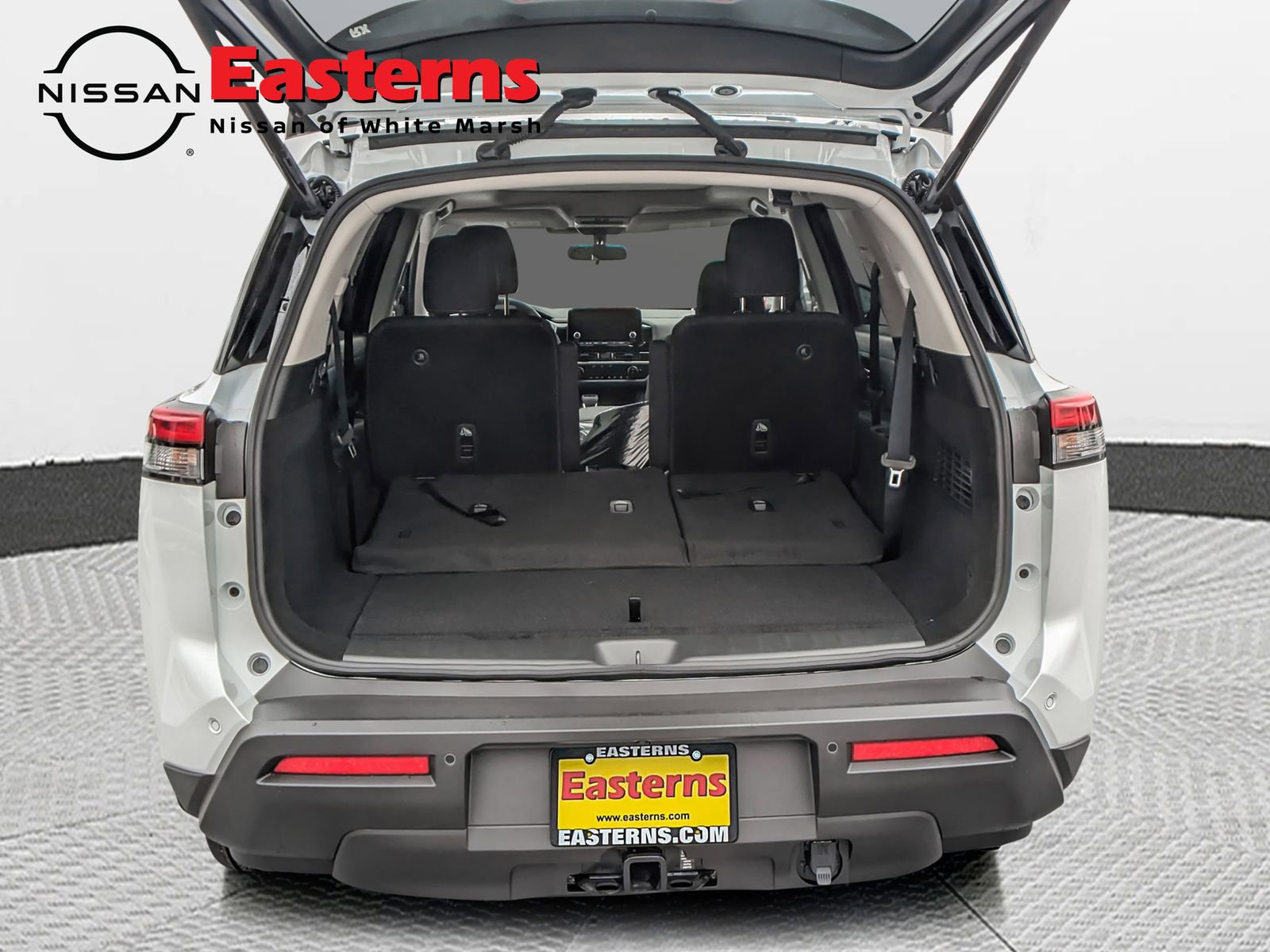 New 2025 Nissan Pathfinder SV w/ SV Premium Package image 12