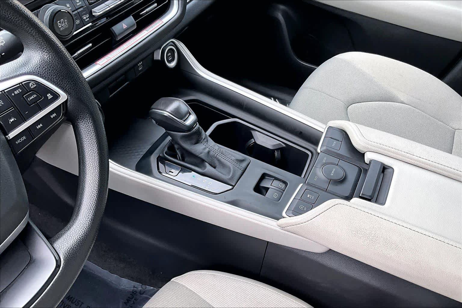 Certified 2025 Toyota Grand Highlander FWD image 17