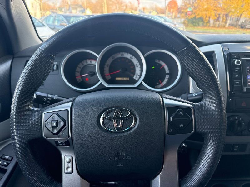 Used 2014 Toyota Tacoma 4x4 Double Cab image 22