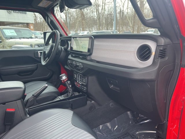 Used 2024 Jeep Wrangler Willys image 21