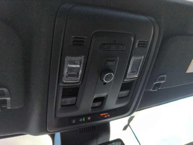 Used 2023 GMC Yukon SLT AWD/4WD image 41