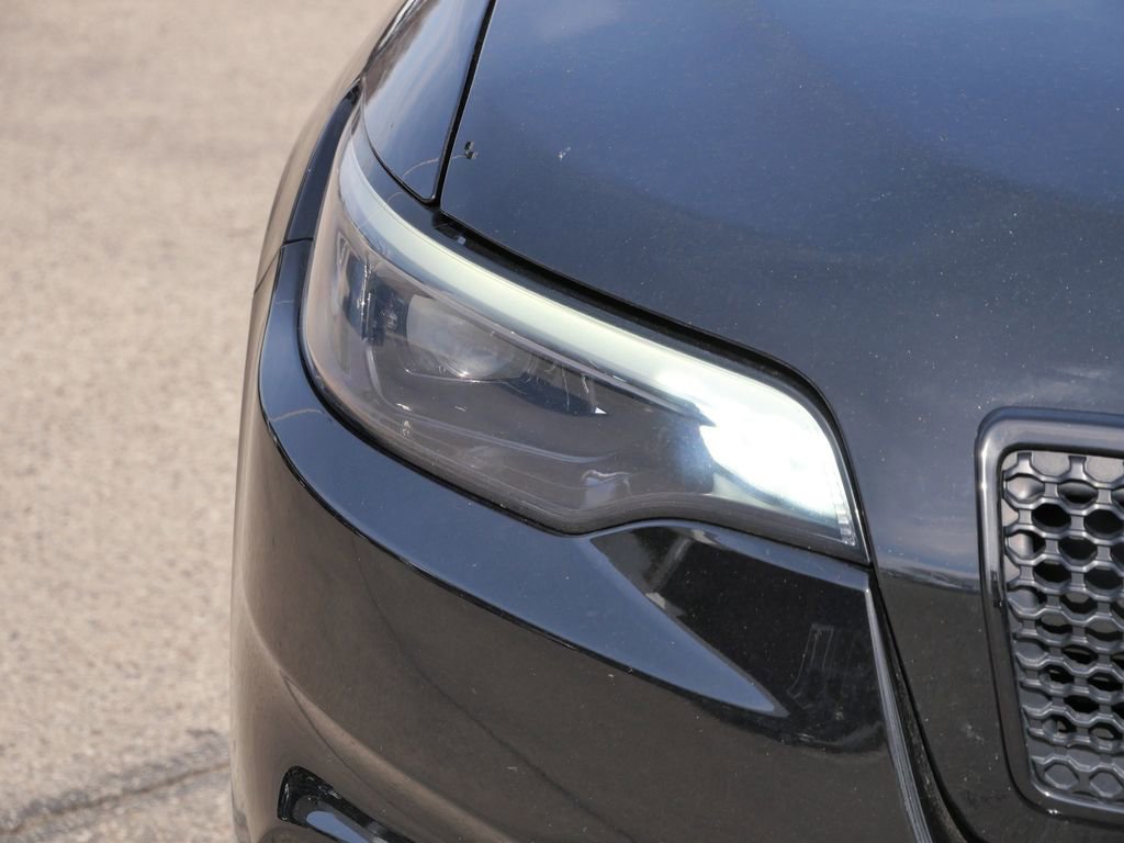 Used 2019 Jeep Cherokee Latitude Plus image 3