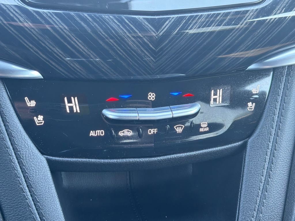 Certified 2024 Cadillac XT6 Premium Luxury w/ Technology Package AWD/4WD image 8