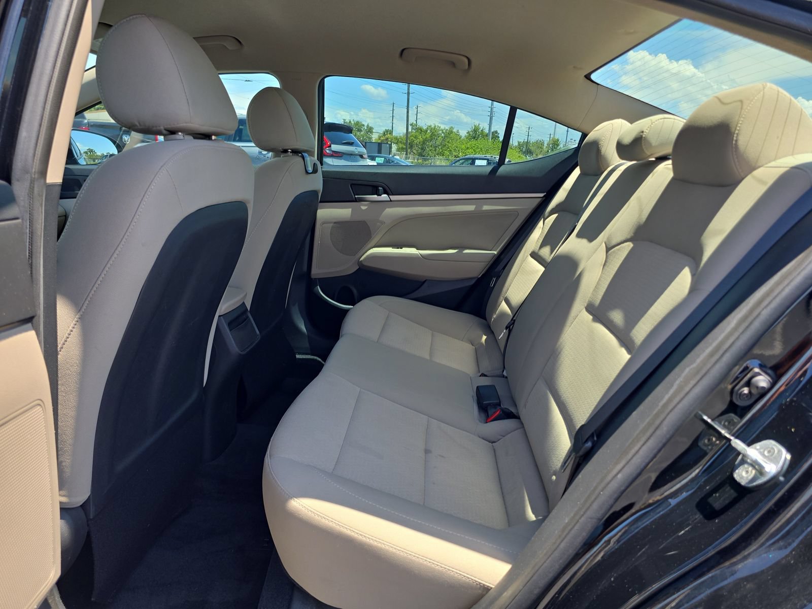 Used 2017 Hyundai Elantra SE FWD image 13