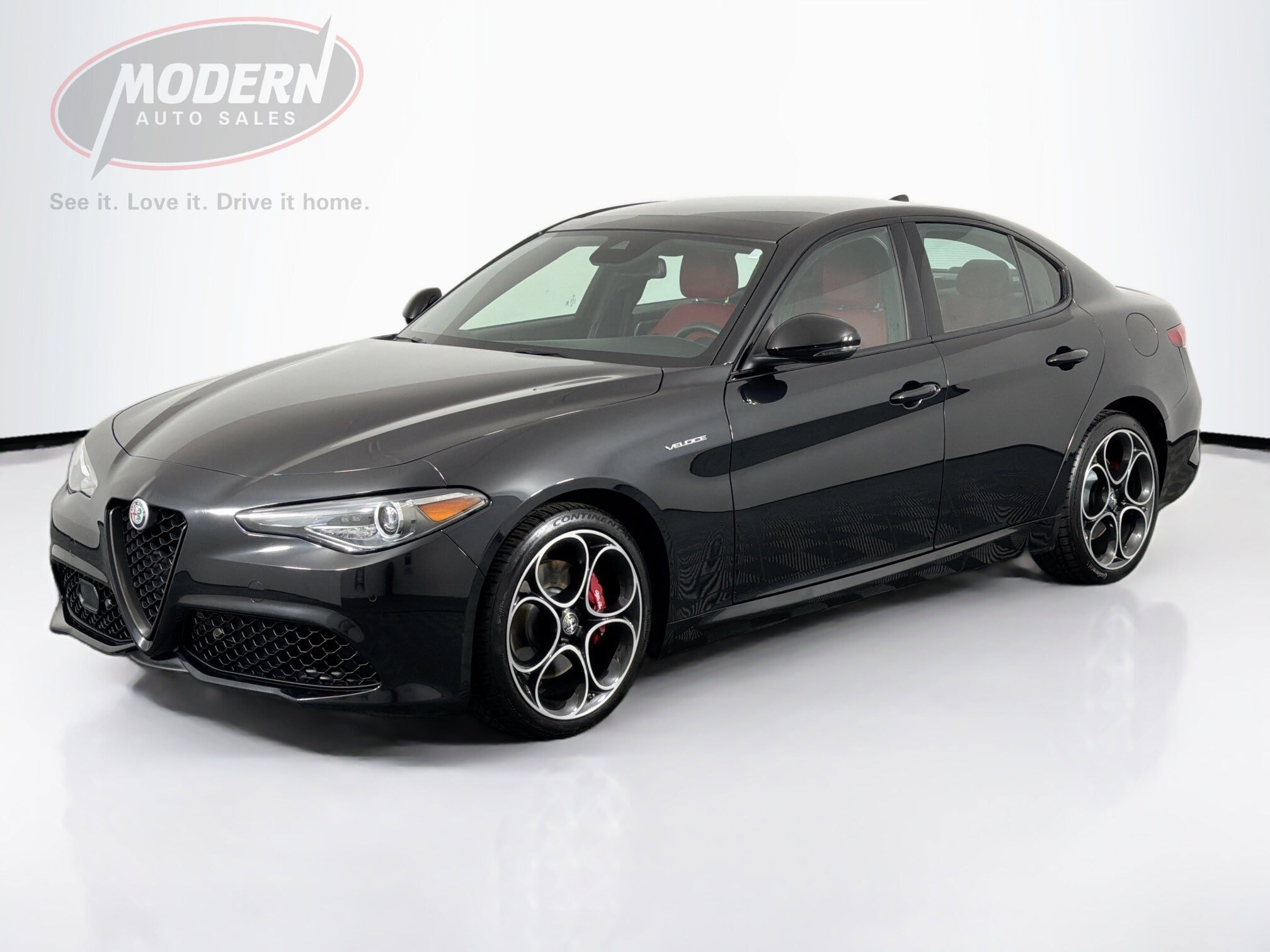 Used 2023 Alfa Romeo Giulia Veloce AWD/4WD image 1