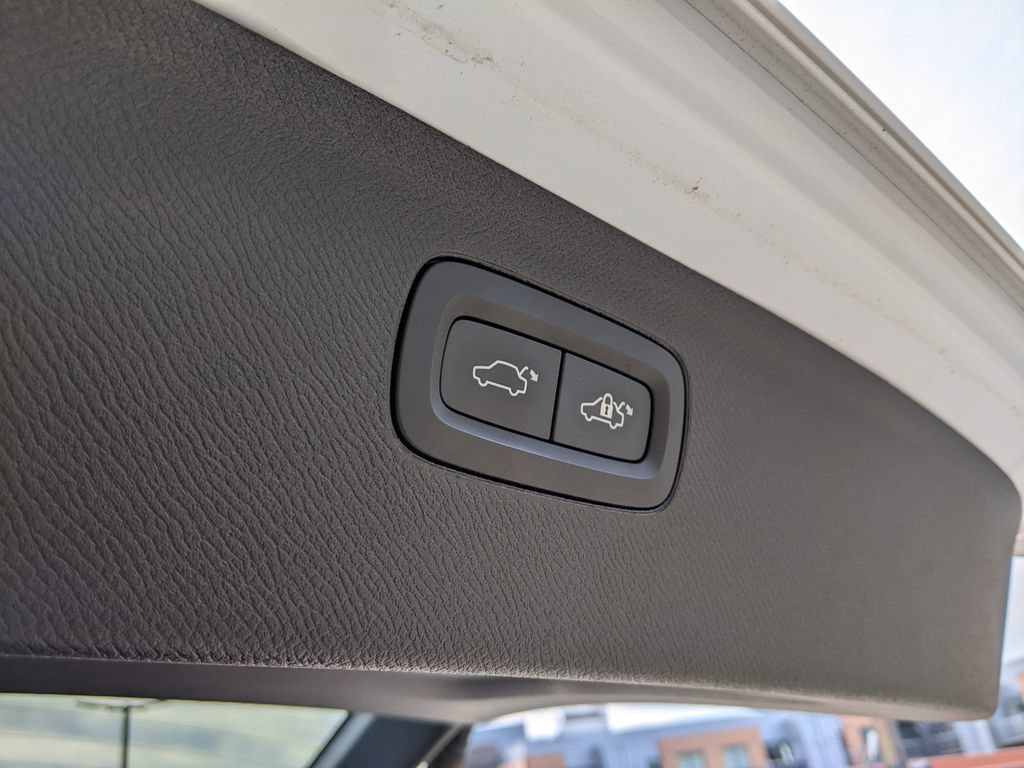 Certified 2024 Volvo XC90 B5 Plus w/ Protection Package Premier AWD/4WD image 29