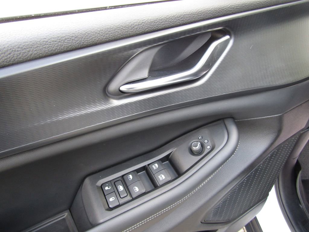 Used 2024 Jeep Grand Cherokee L Laredo image 25