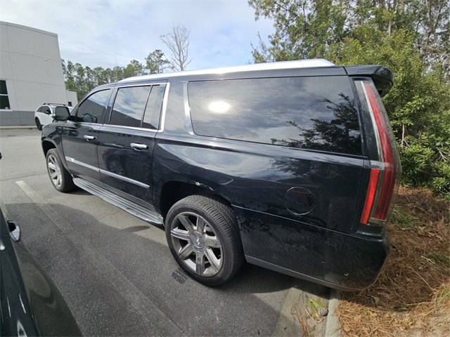 Used 2017 Cadillac Escalade ESV Luxury image 9