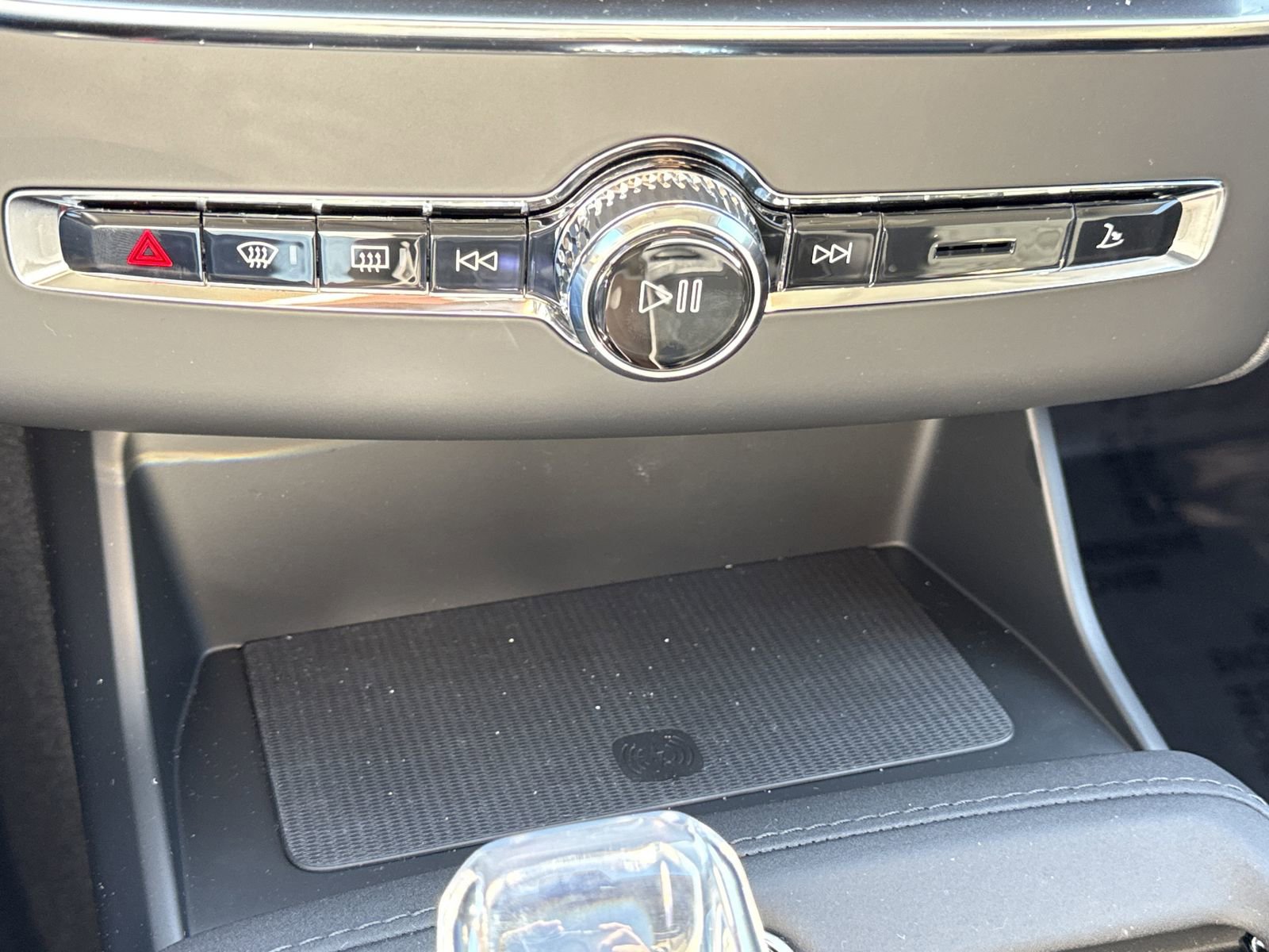 New 2026 Volvo XC90 B5 Plus w/ Protection Package Premier image 29