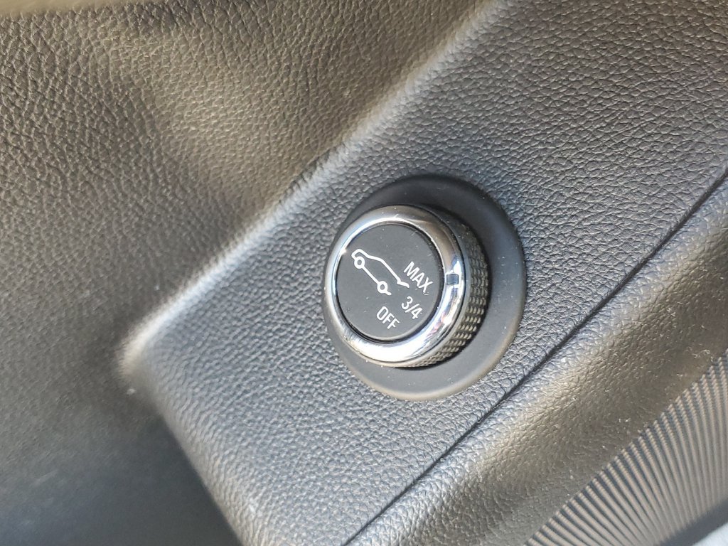 Used 2019 Chevrolet Traverse LT FWD image 10