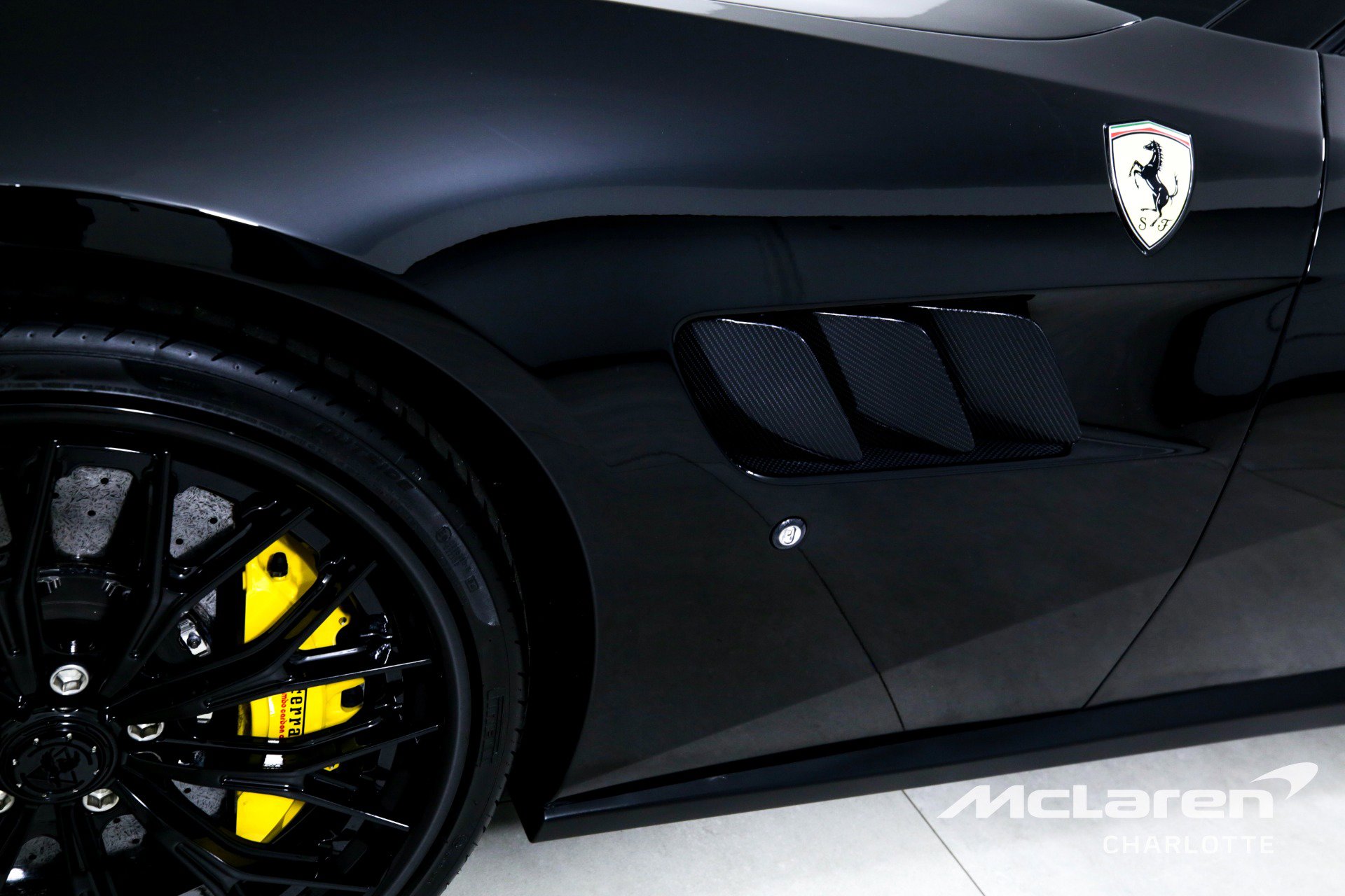 Used 2018 Ferrari GTC4Lusso T image 34