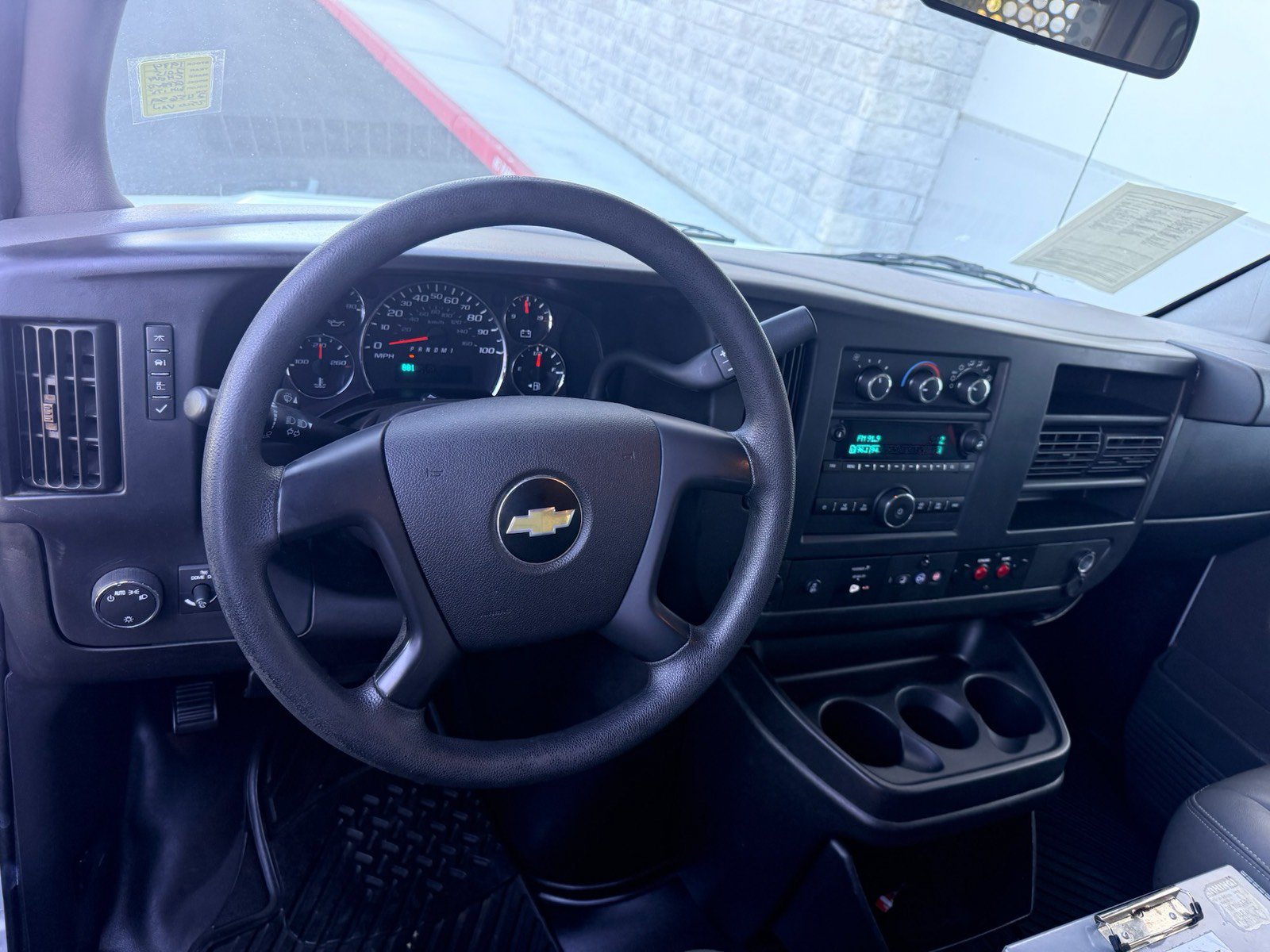 Used 2015 Chevrolet Express 2500 RWD image 33