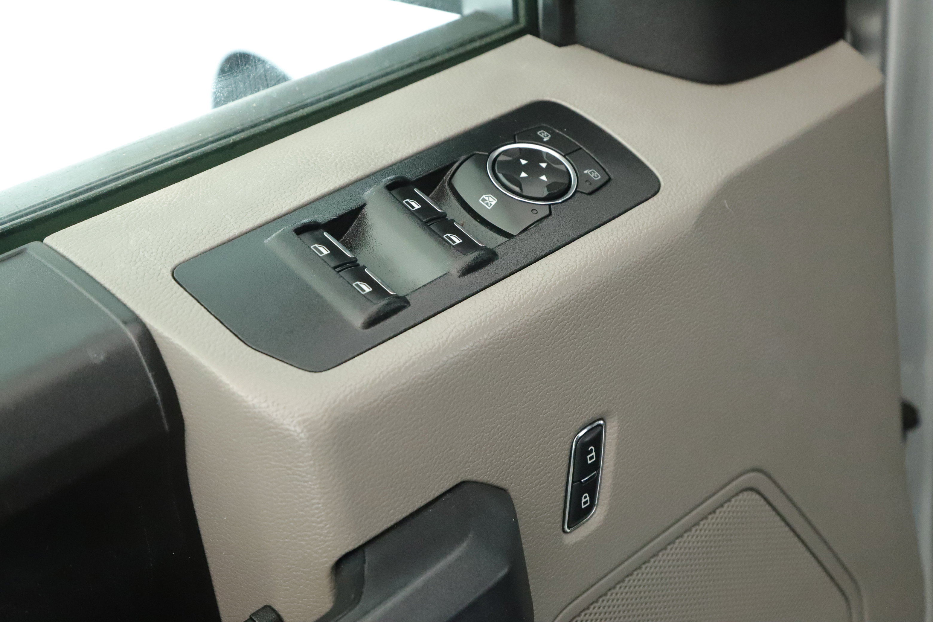 Used 2018 Ford F150 XL w/ Equipment Group 101A Mid image 7