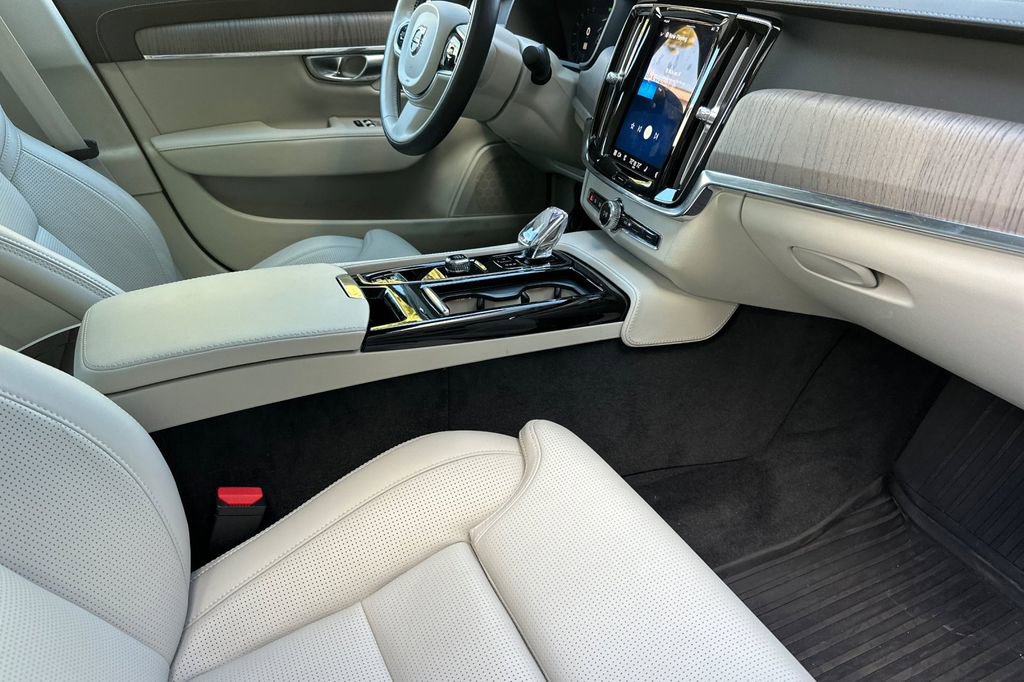 Used 2024 Volvo S90 T8 Ultimate image 15