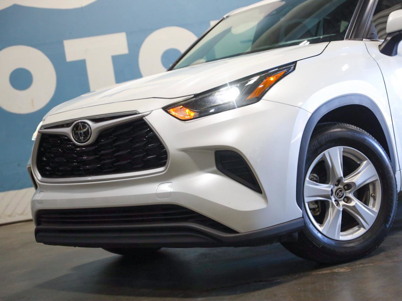 Used 2022 Toyota Highlander L image 30