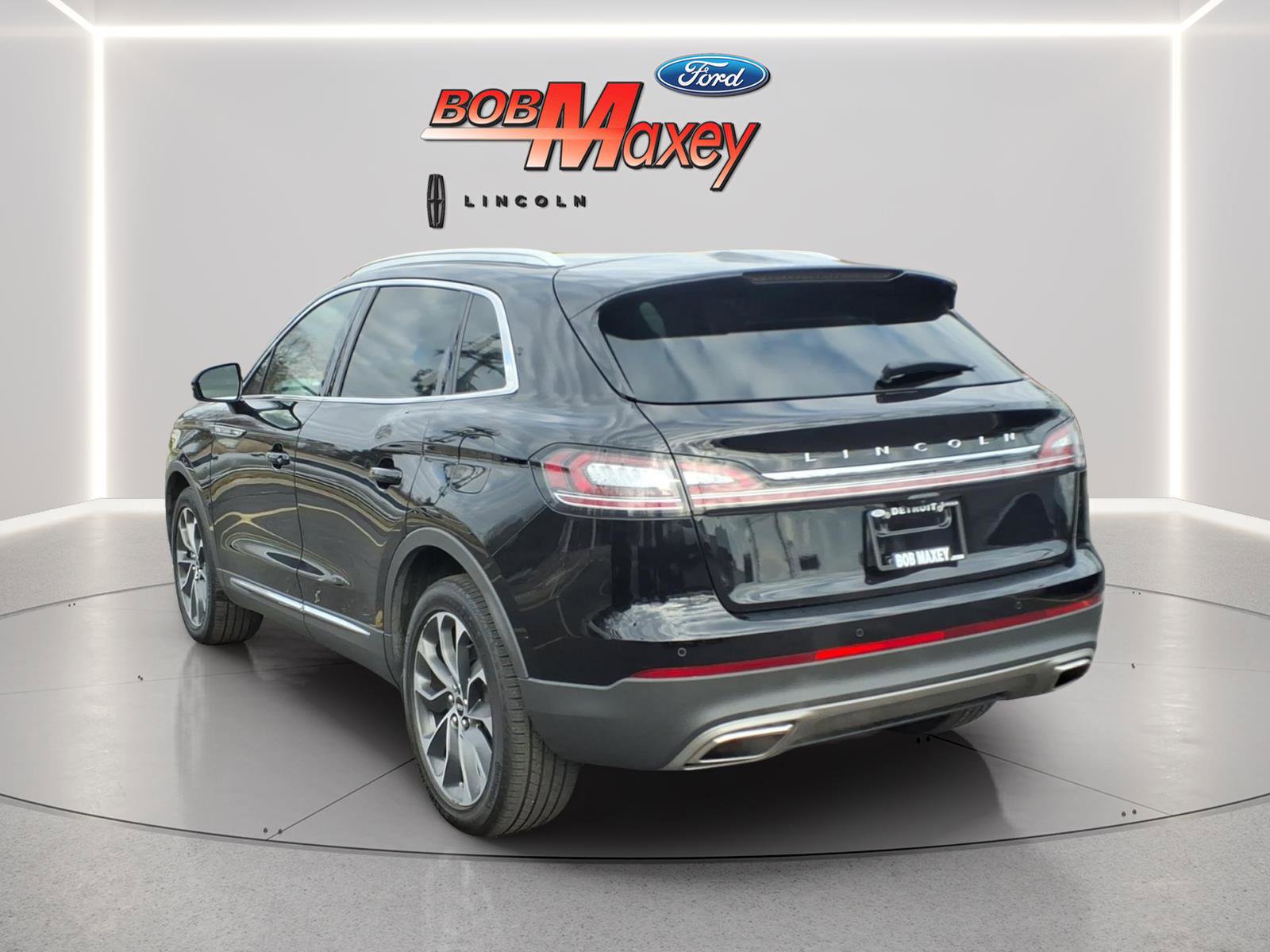 Used 2022 Lincoln Nautilus Reserve AWD/4WD image 6