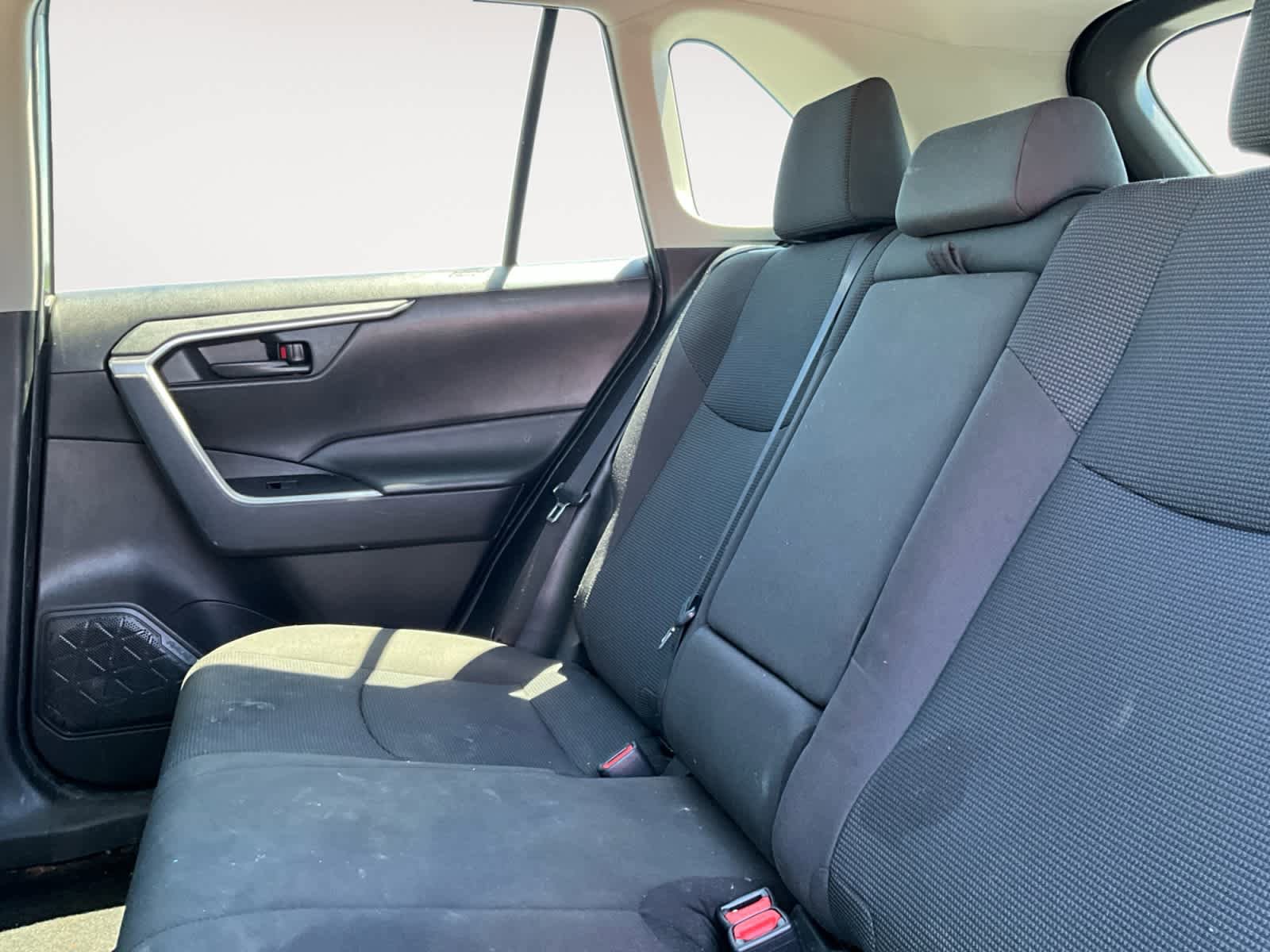Used 2021 Toyota RAV4 LE AWD/4WD image 15