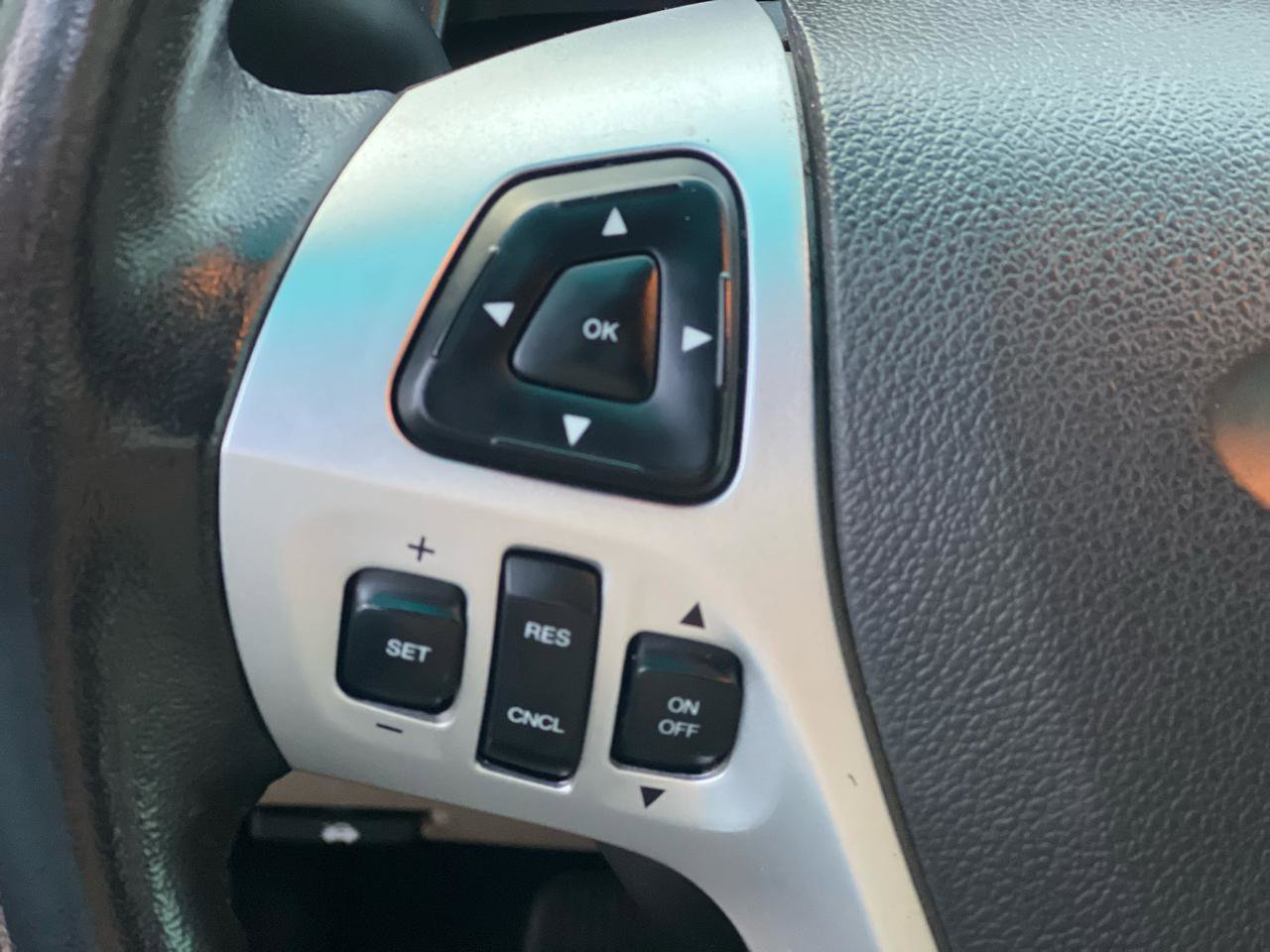 Used 2013 Ford Explorer XLT AWD/4WD image 9