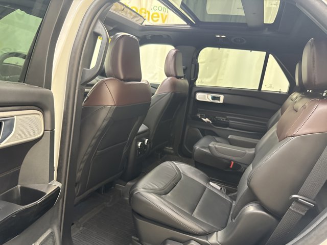 Used 2024 Ford Explorer Platinum w/ Technology Package image 14