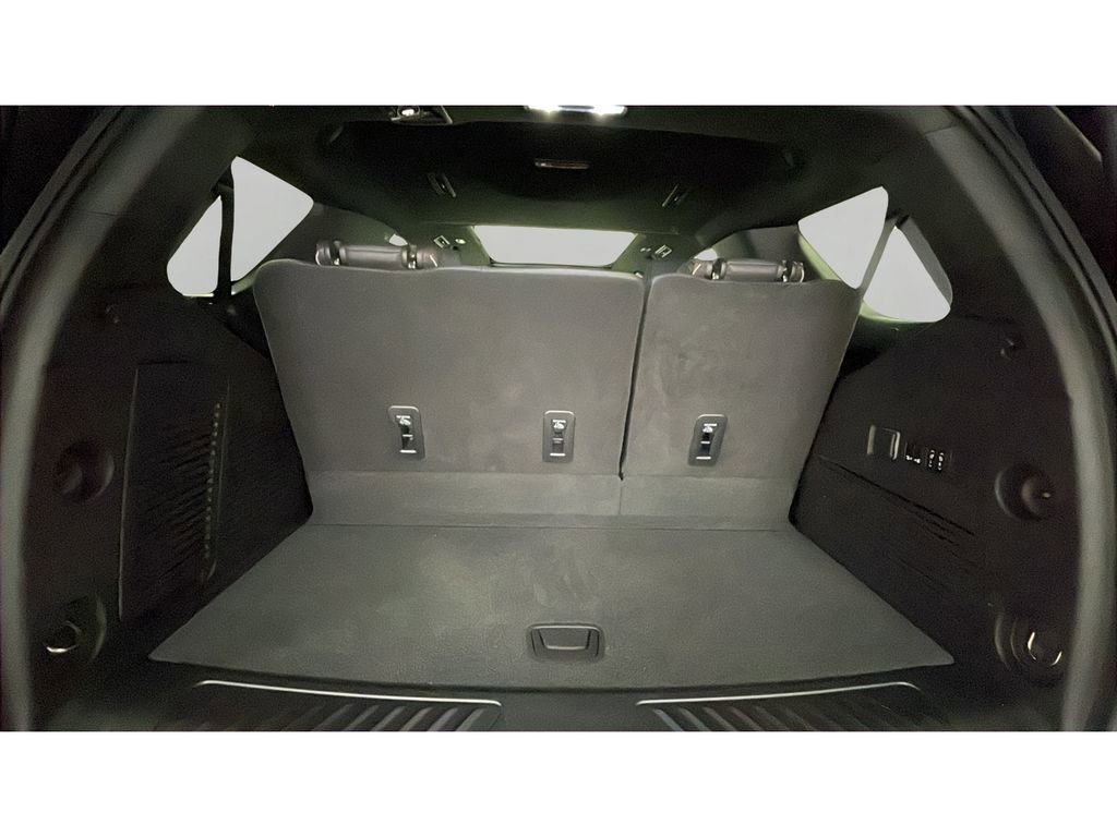 Used 2023 GMC Yukon SLT w/ SLT Luxury Package AWD/4WD image 18