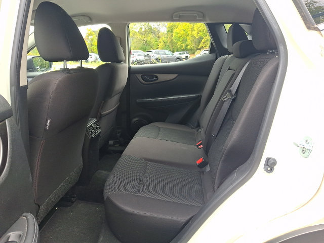 Used 2017 Nissan Rogue Sport S AWD/4WD image 34