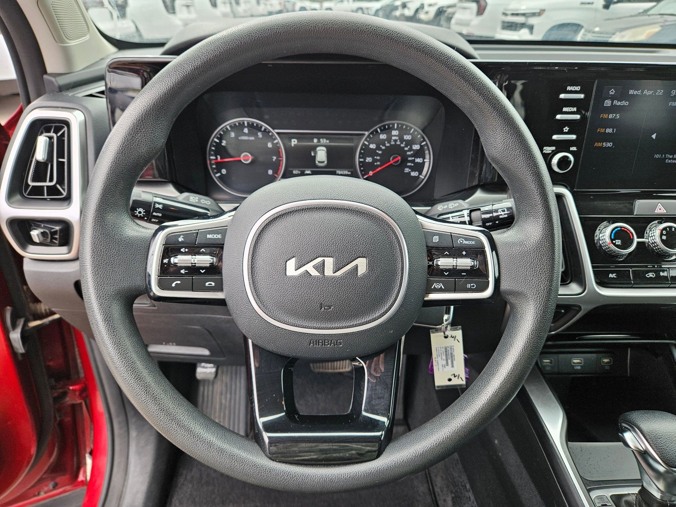 Used 2022 Kia Sorento LX AWD/4WD image 16