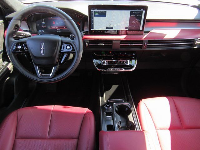 Used 2023 Lincoln Corsair Reserve image 11