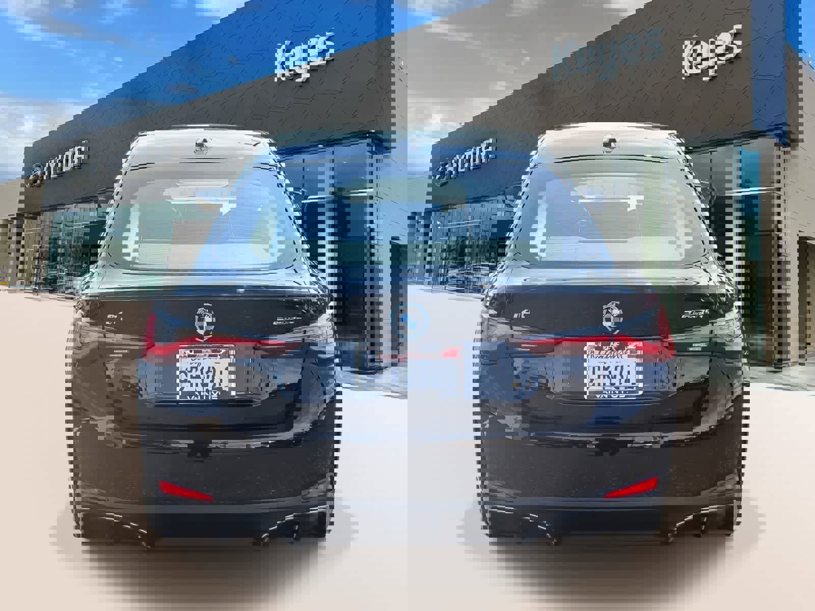 Used 2023 BMW i4 eDrive35 w/ Premium Package image 6