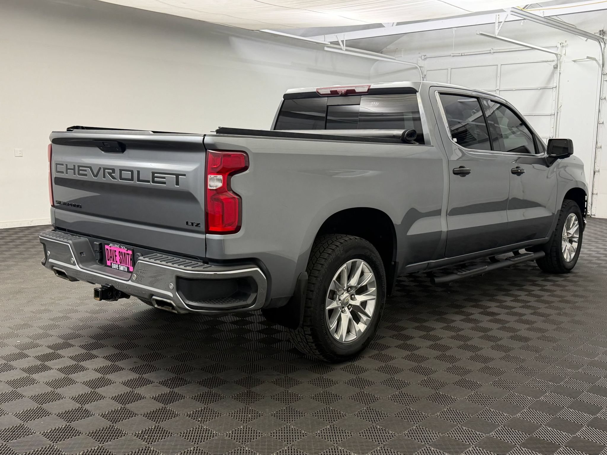 Used 2021 Chevrolet Silverado 1500 LTZ w/ LTZ Premium Package AWD/4WD image 8
