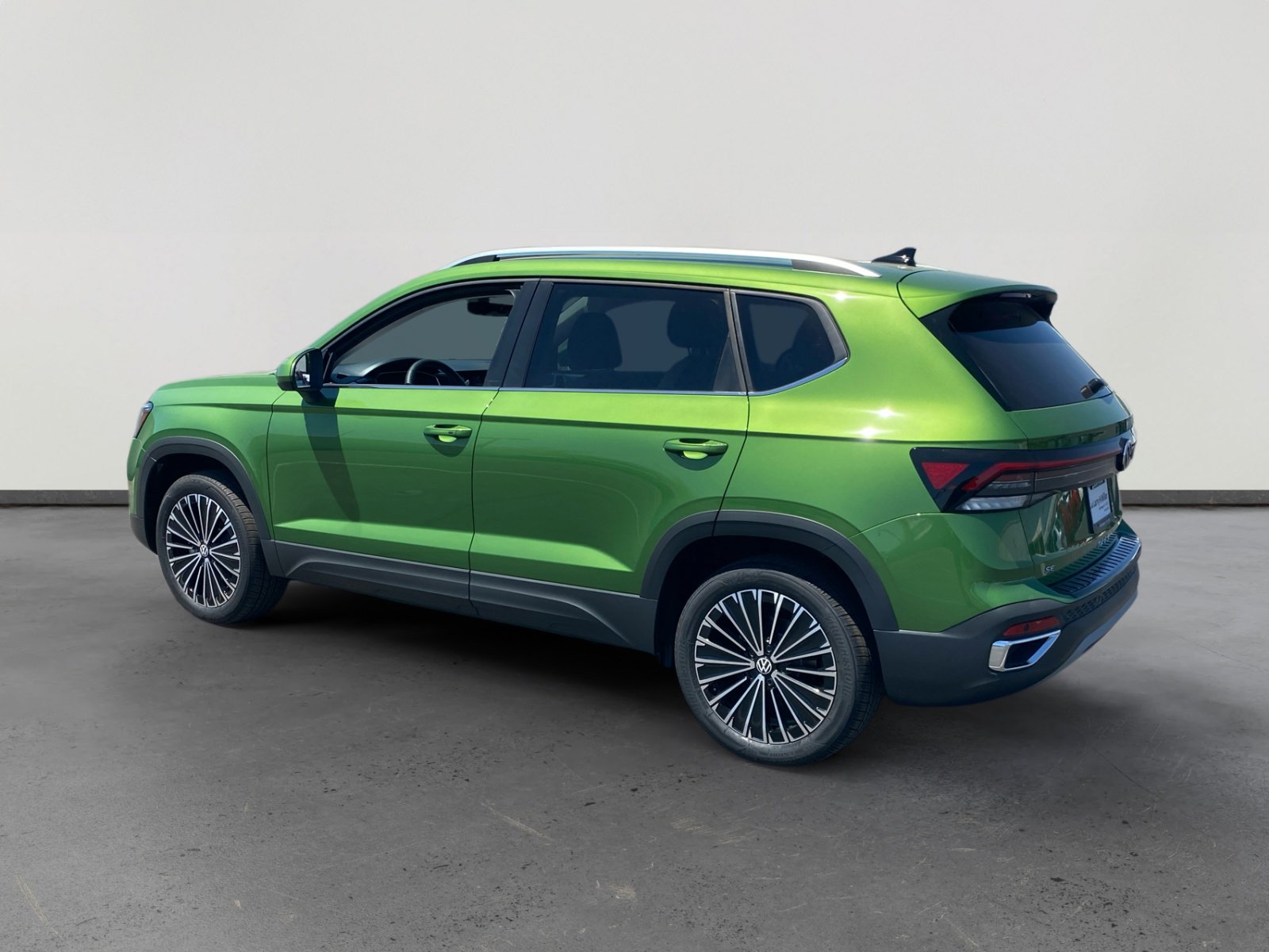 New 2025 Volkswagen Taos SE image 3