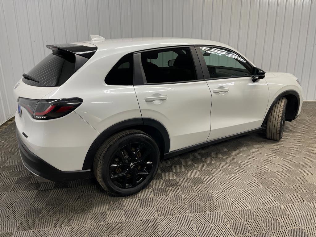 Used 2023 Honda HR-V Sport image 3