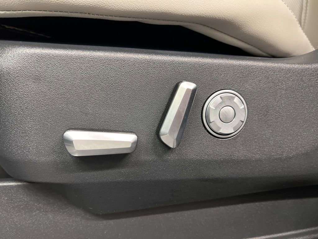 New 2026 Lincoln Navigator Reserve w/ Jet Appearance Package image 31