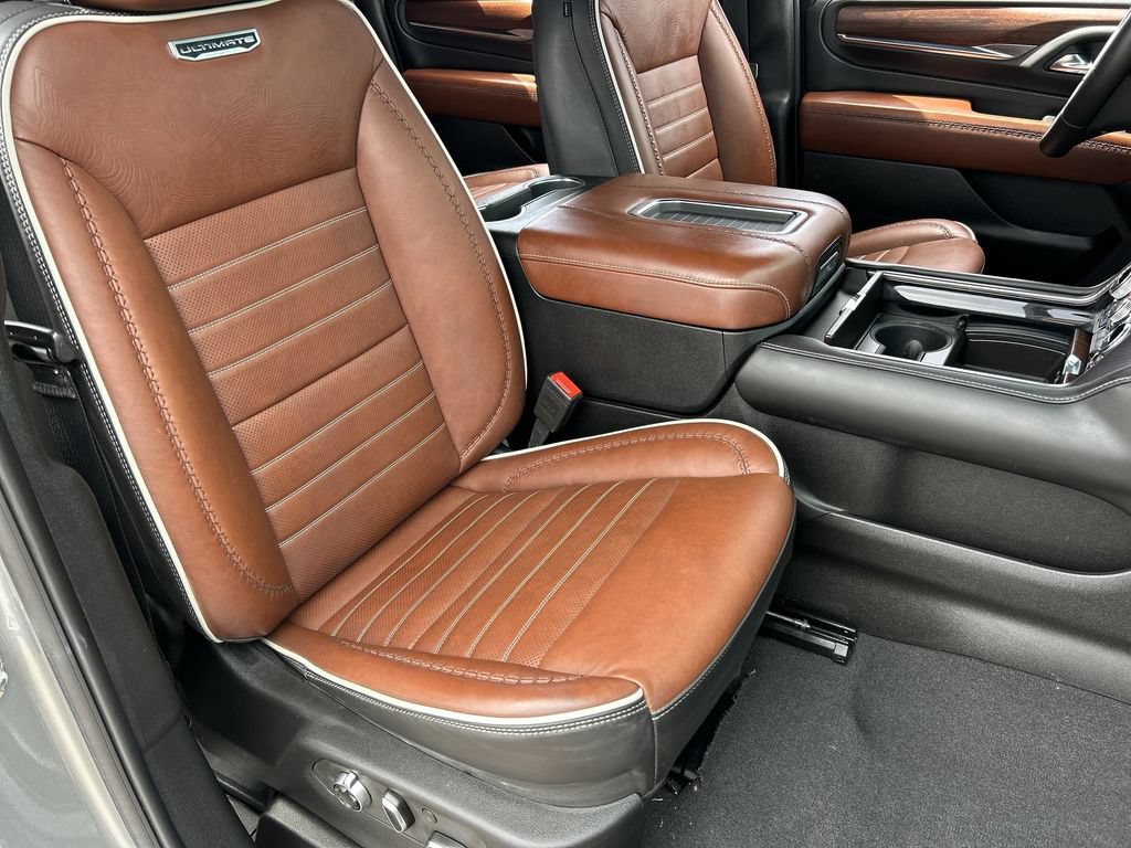 Used 2024 GMC Yukon XL Denali Ultimate AWD/4WD image 29