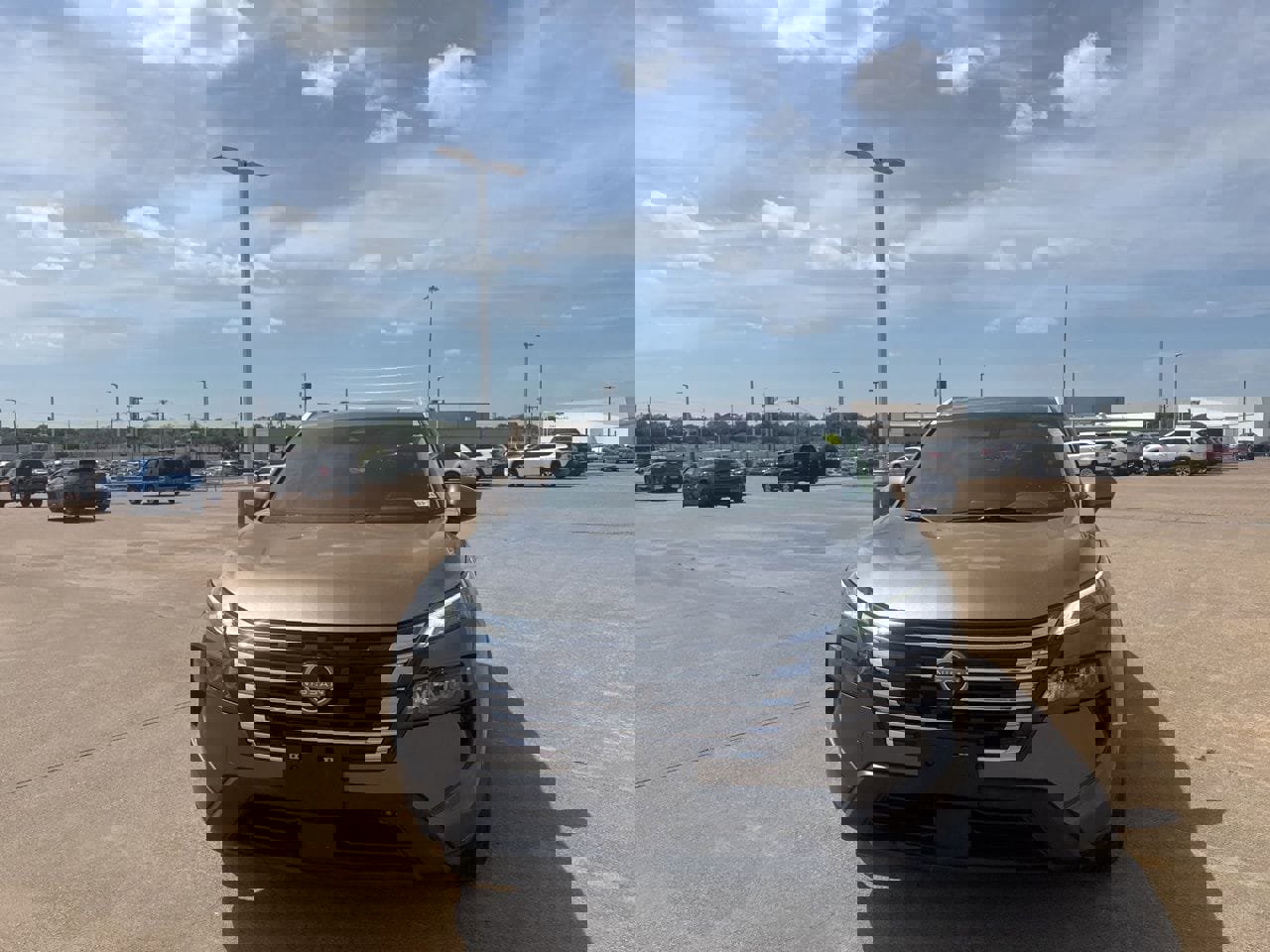 Used 2024 Nissan Rogue SV w/ SV Premium Package image 5