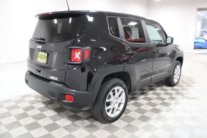 Used 2023 Jeep Renegade Latitude image 10