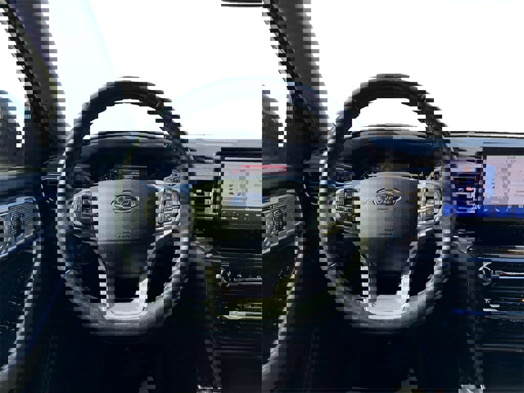 Used 2021 Ford Explorer Limited w/ Equipment Group 301A image 12