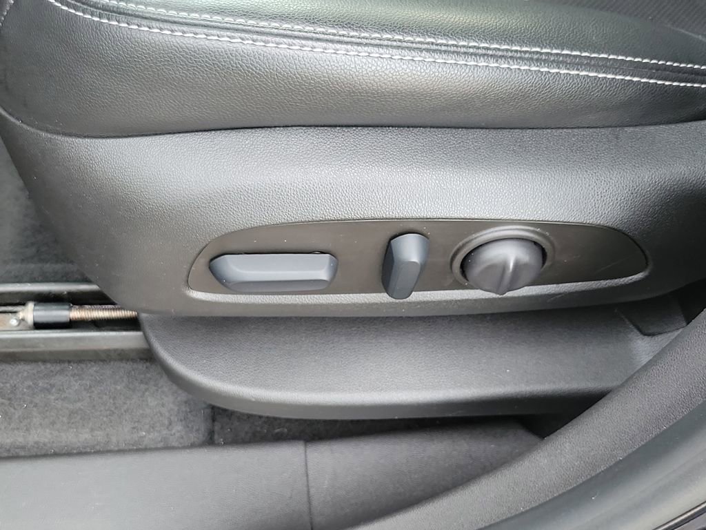 Certified 2023 GMC Terrain SLT FWD image 19