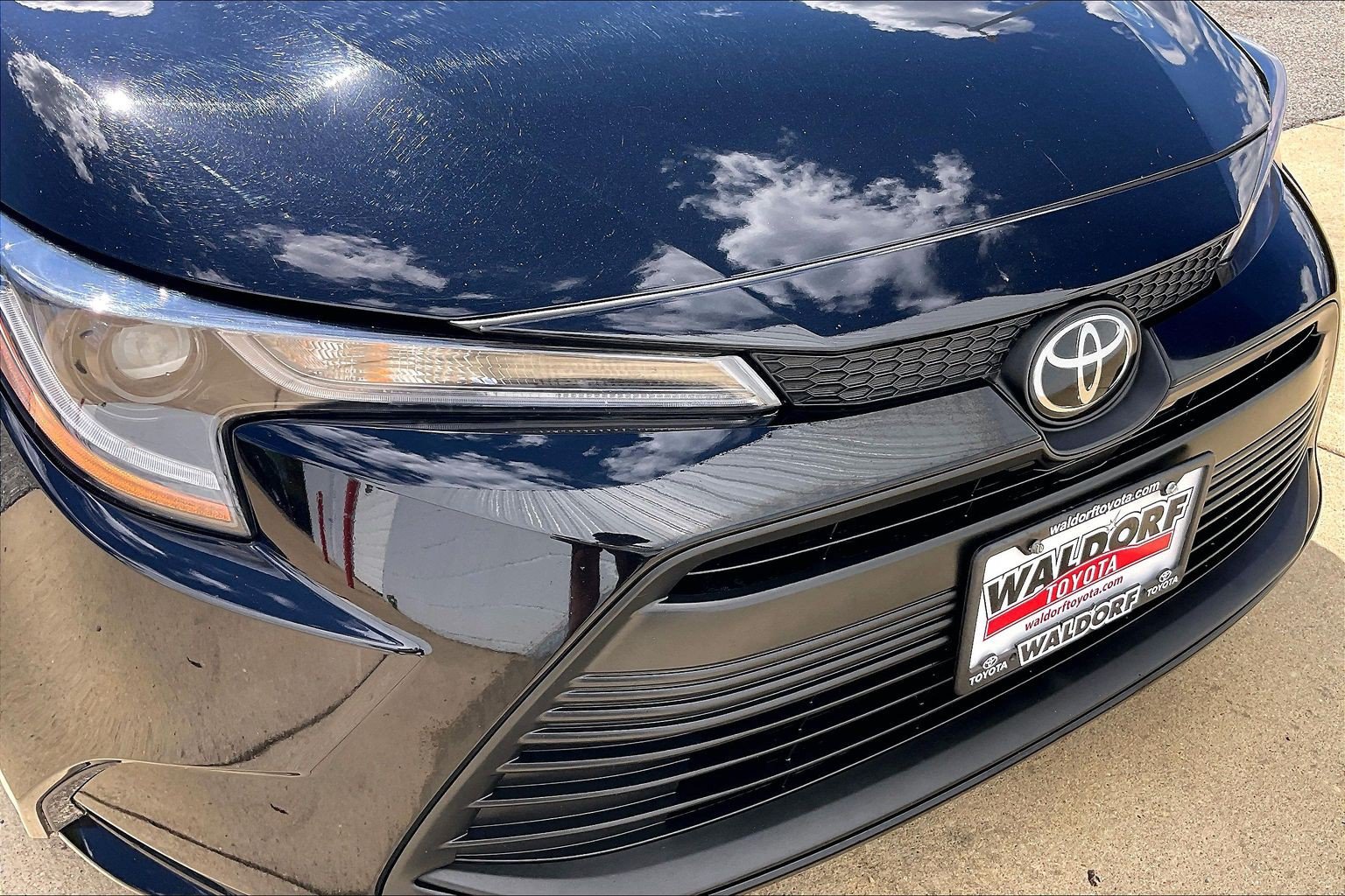 Used 2025 Toyota Corolla LE FWD image 34