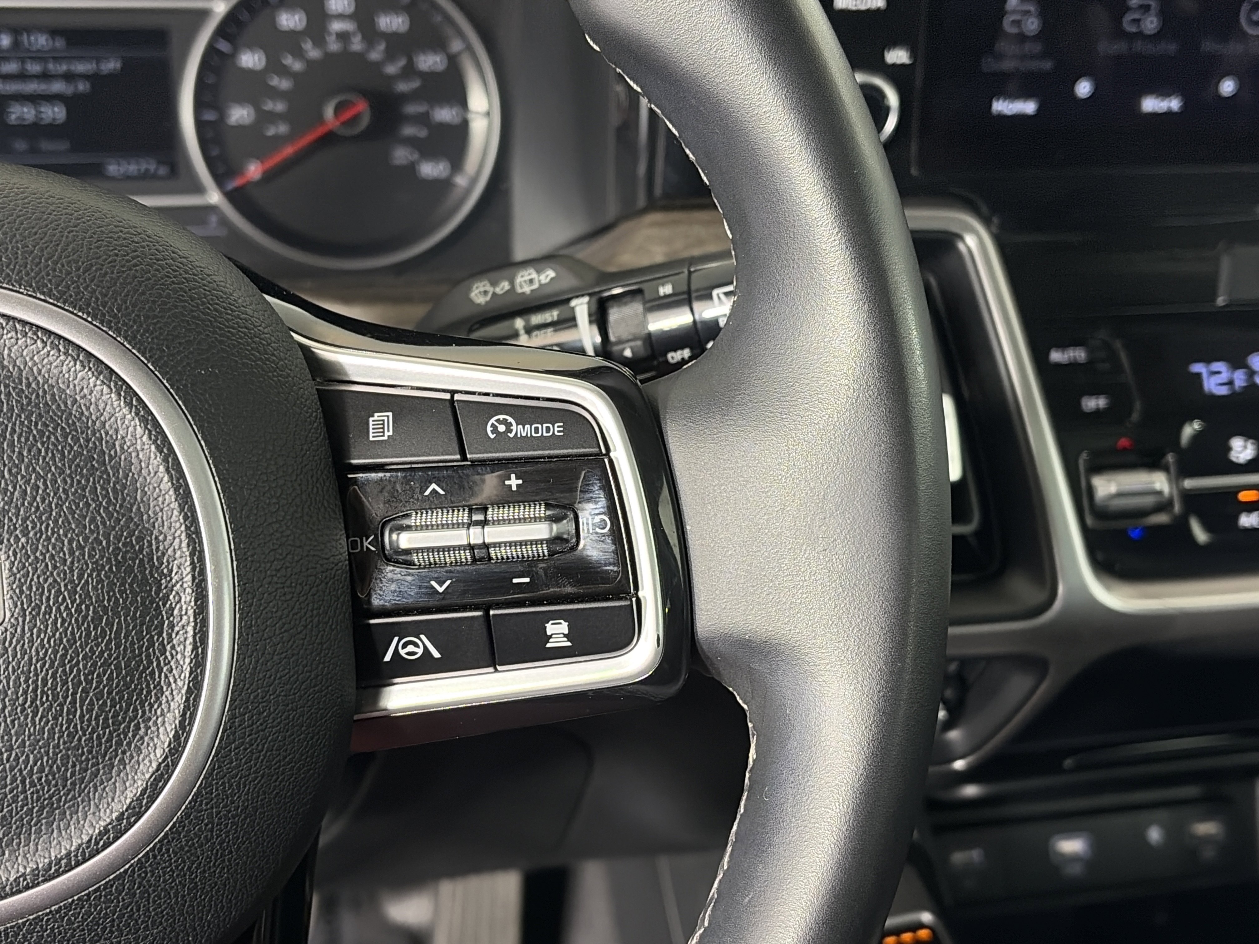 Certified 2022 Kia Sorento X-Line EX image 35