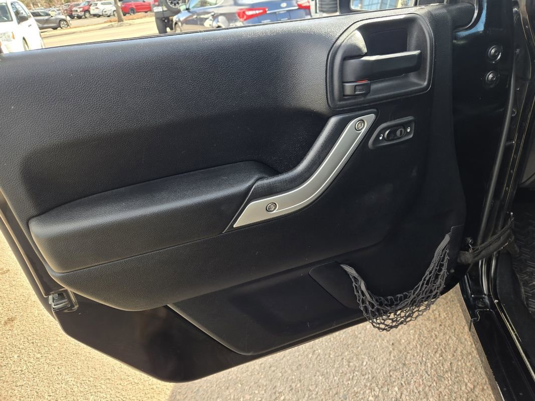 Used 2012 Jeep Wrangler Rubicon w/ Dual Top Group image 14