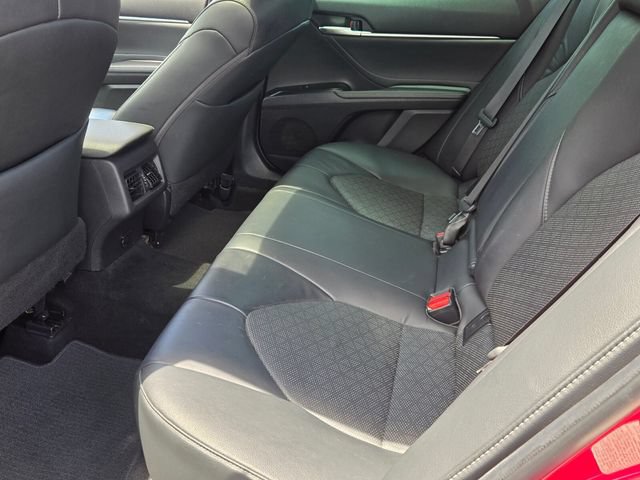 Used 2018 Toyota Camry XSE FWD image 11