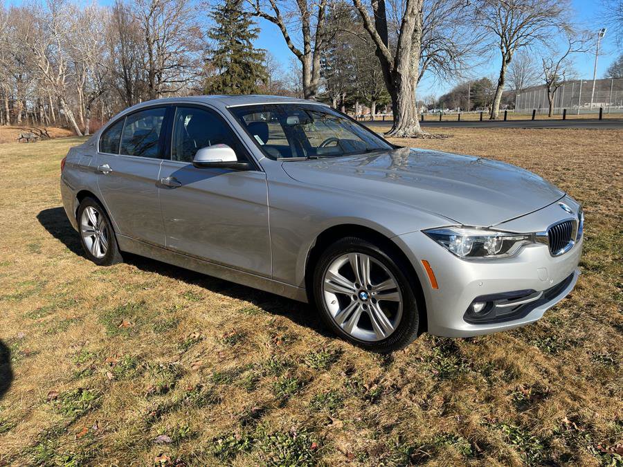 Used 2017 BMW 330e w/ Technology Package RWD image 2