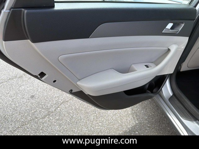 Used 2015 Hyundai Sonata SE w/ Option Group 02 FWD image 21
