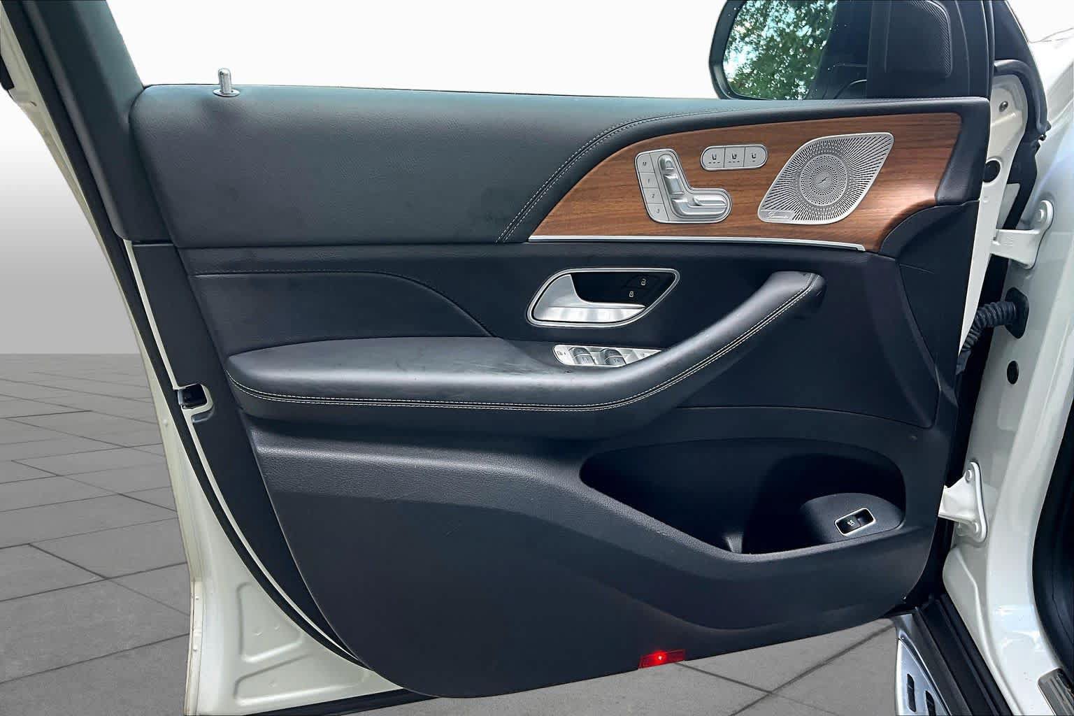 Used 2021 Mercedes-Benz GLS 580 4MATIC image 21
