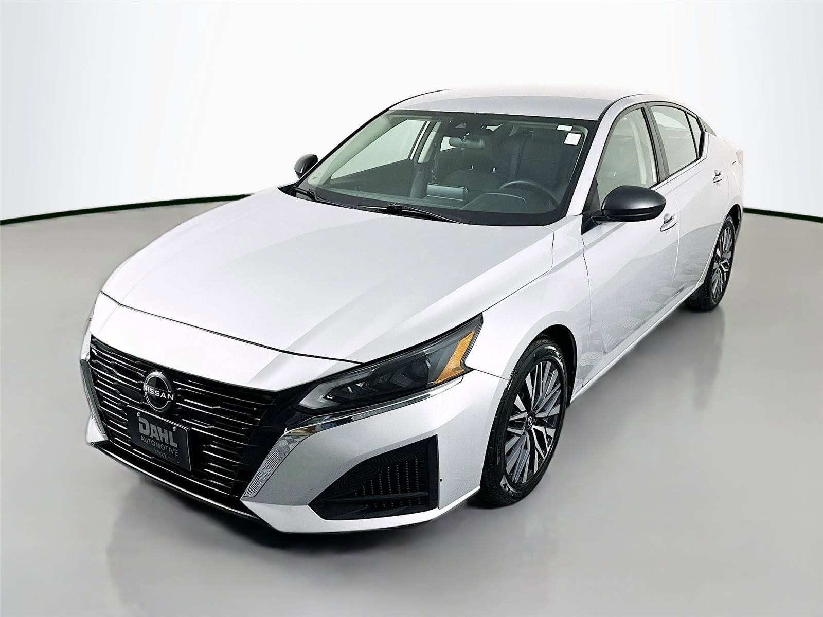 Used 2024 Nissan Altima 2.5 SV FWD image 4