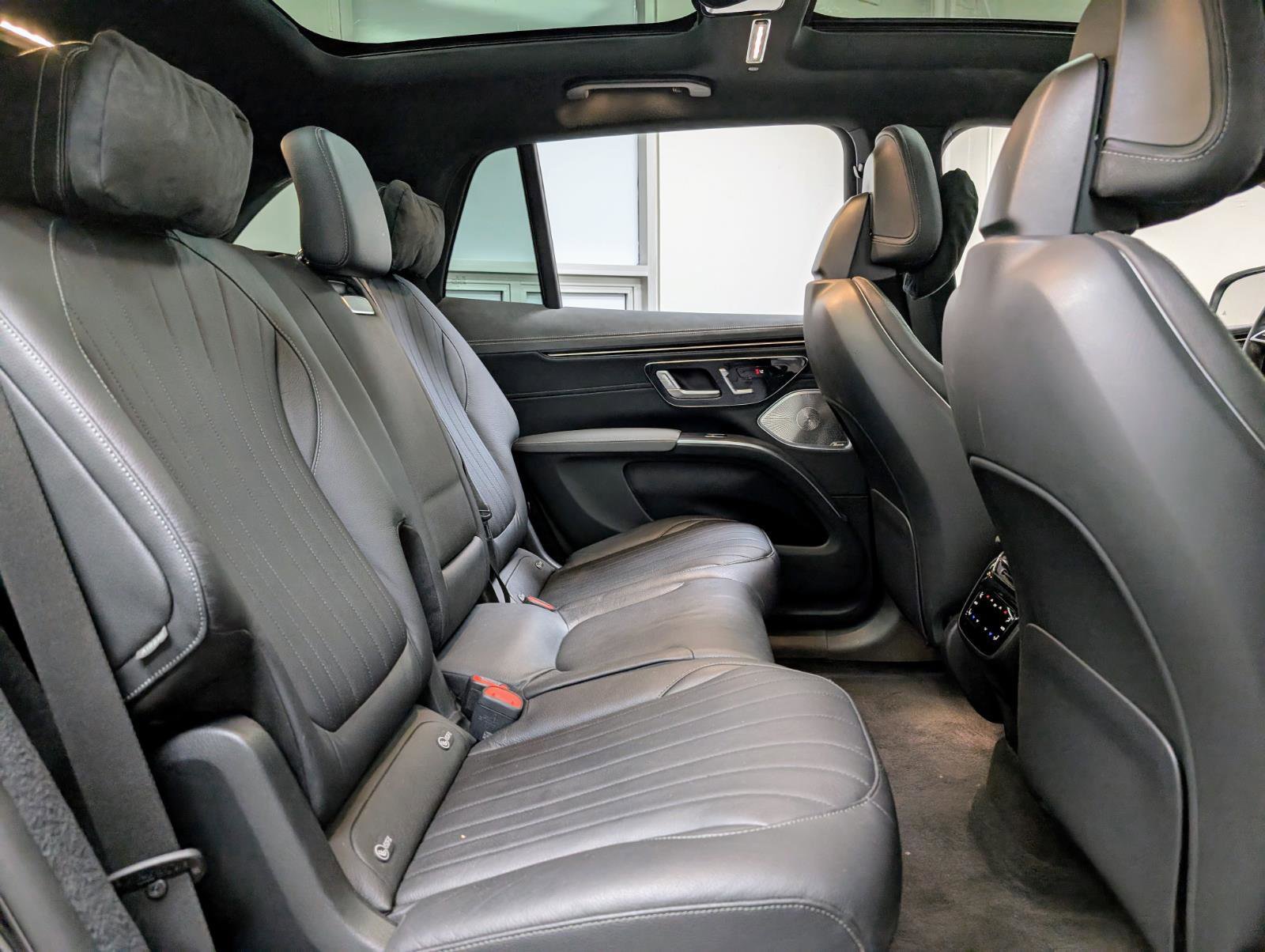 Used 2023 Mercedes-Benz EQS 450+ 4MATIC SUV image 28