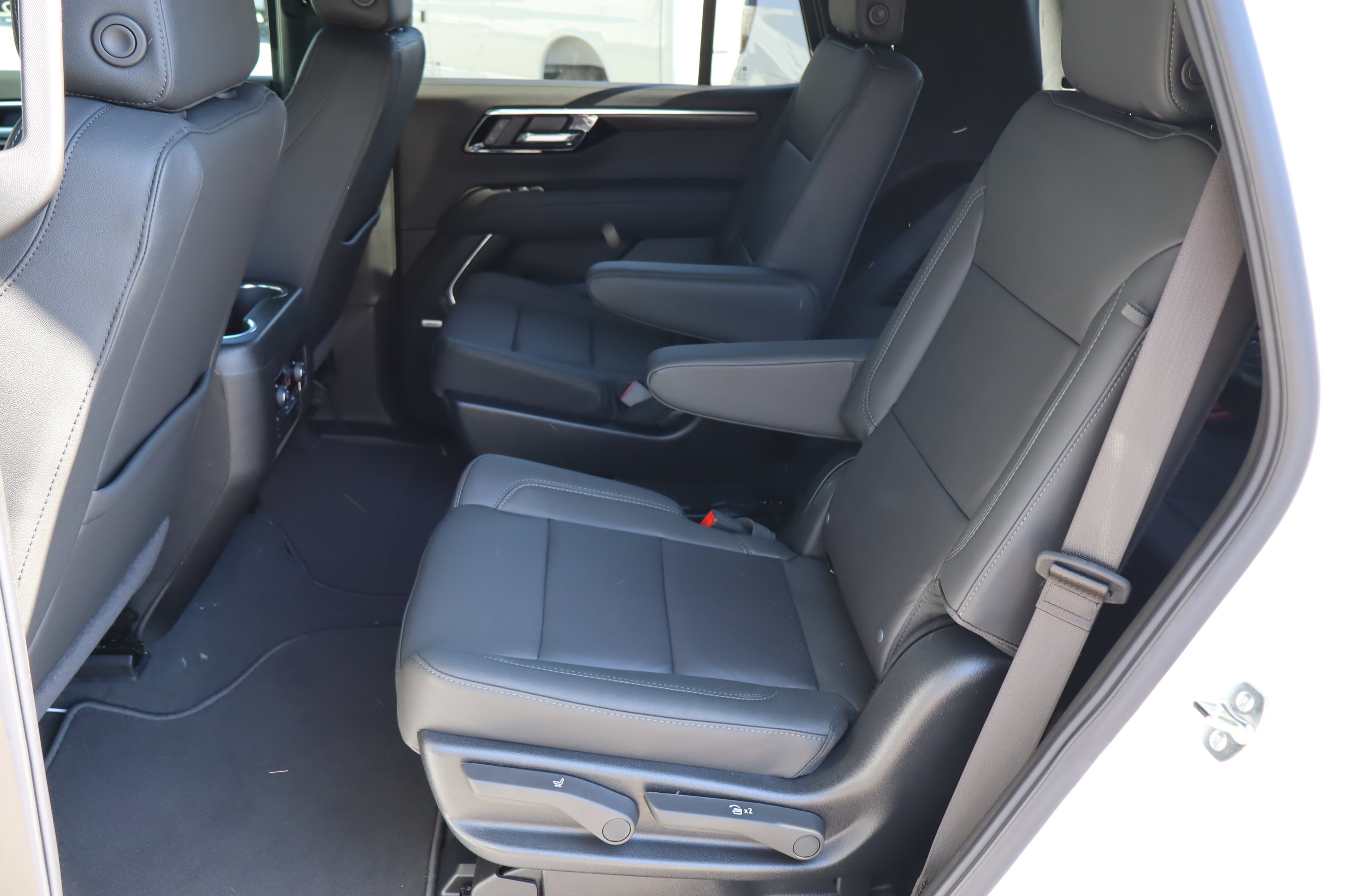New 2027 Chevrolet Tahoe Z71 w/ Comfort Package AWD/4WD image 22