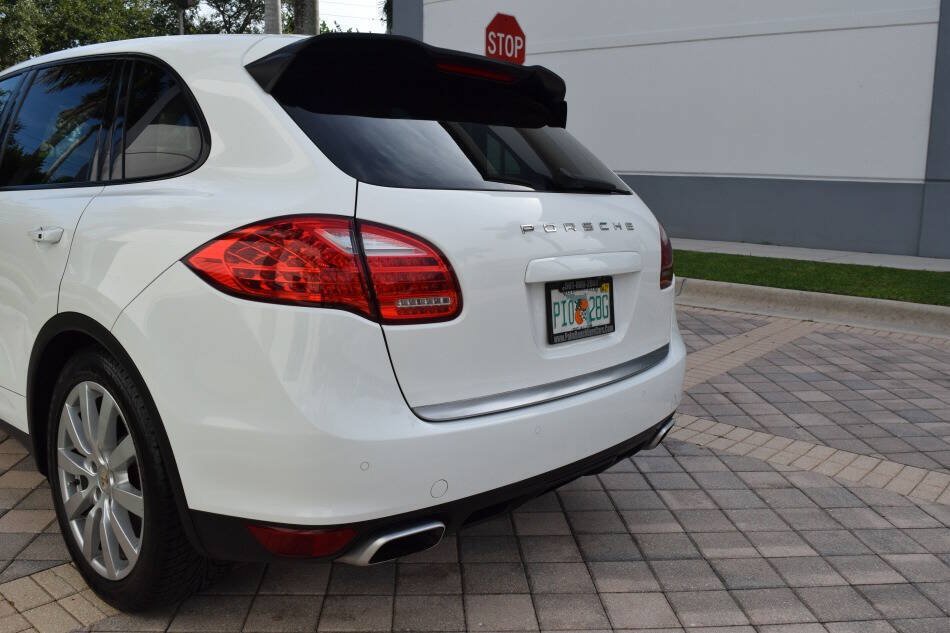 Used 2013 Porsche Cayenne Diesel AWD/4WD image 19